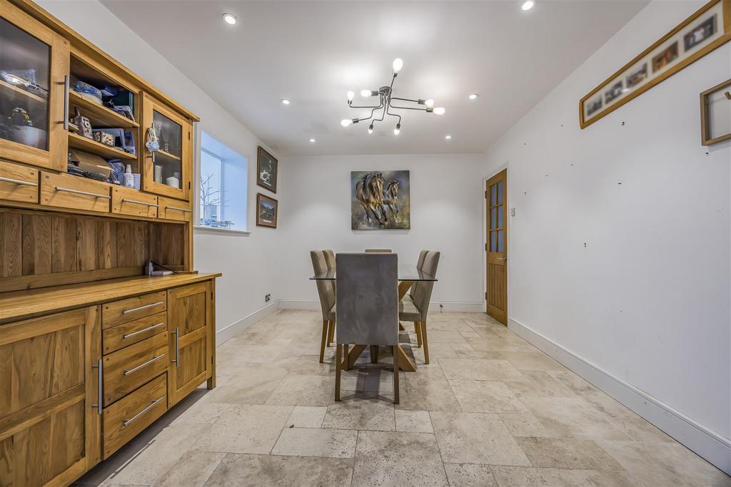 2 Firpiece, Forestside Road, Rowland’s Castle-Port