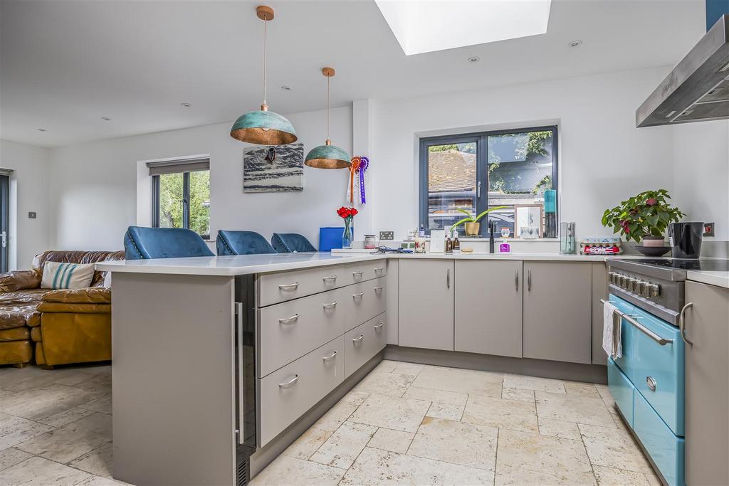2 Firpiece, Forestside Road, Rowland’s Castle-Port