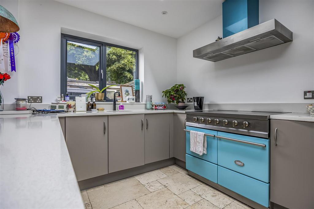 2 Firpiece, Forestside Road, Rowland’s Castle-Port