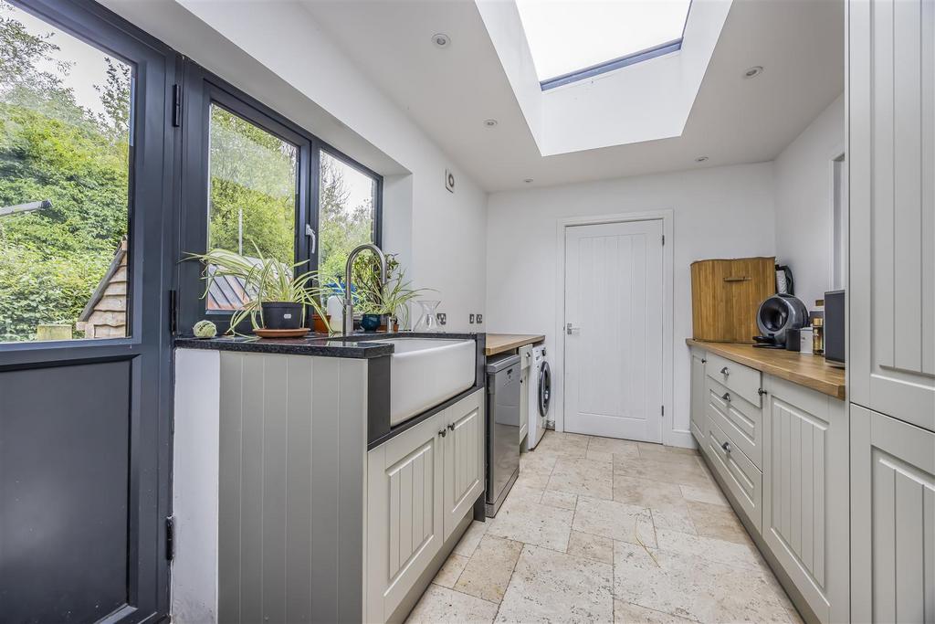 2 Firpiece, Forestside Road, Rowland’s Castle-Port