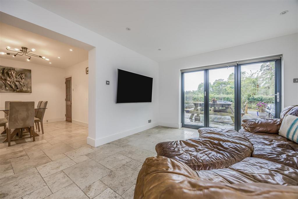 2 Firpiece, Forestside Road, Rowland’s Castle-Port