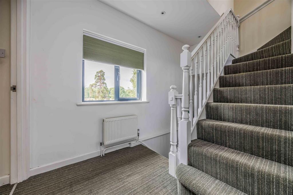 2 Firpiece, Forestside Road, Rowland’s Castle-Smal