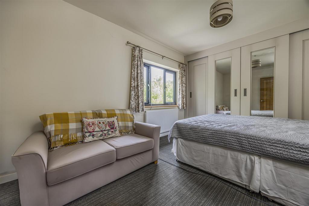 2 Firpiece, Forestside Road, Rowland’s Castle-Port