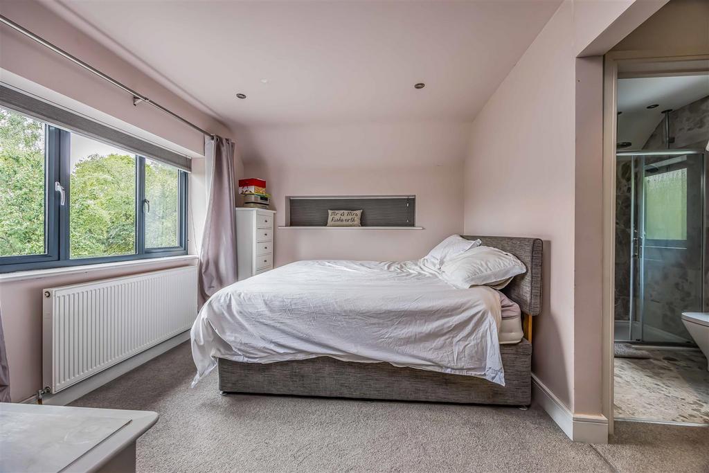 2 Firpiece, Forestside Road, Rowland’s Castle-Smal