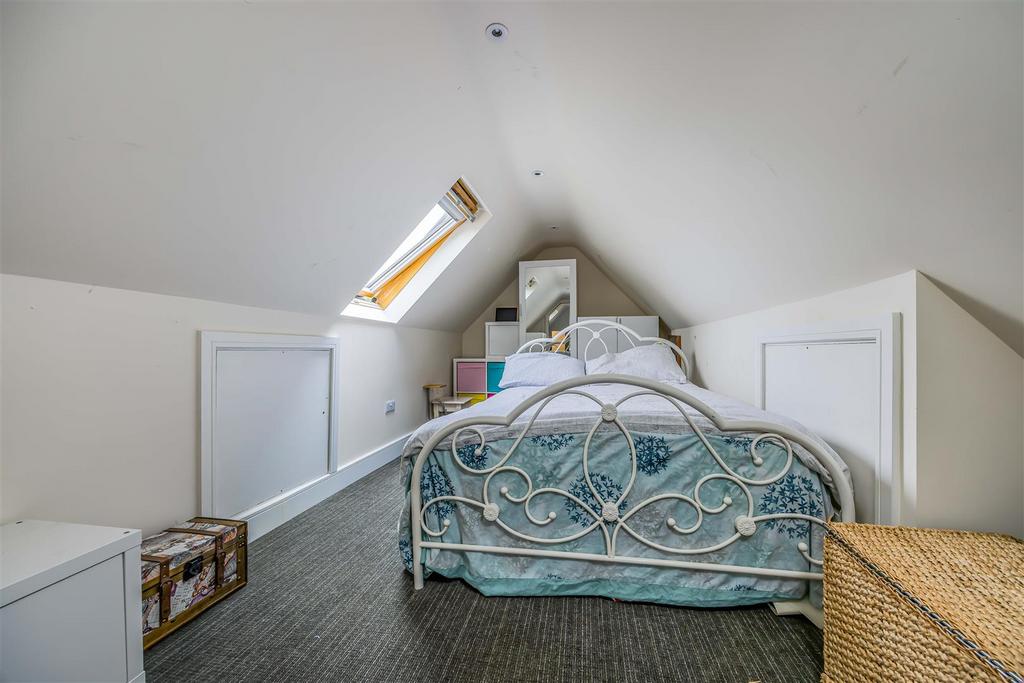 2 Firpiece, Forestside Road, Rowland’s Castle-Smal