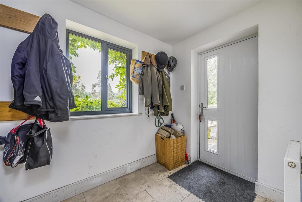 2 Firpiece, Forestside Road, Rowland’s Castle-Port