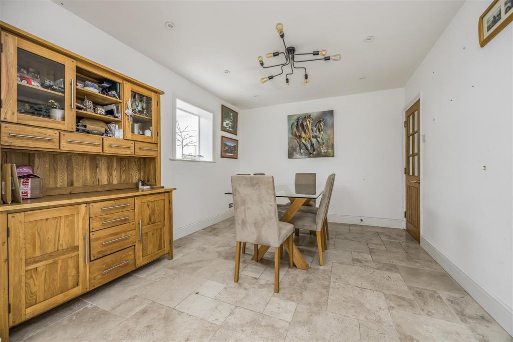 2 Firpiece, Forestside Road, Rowland’s Castle-Port