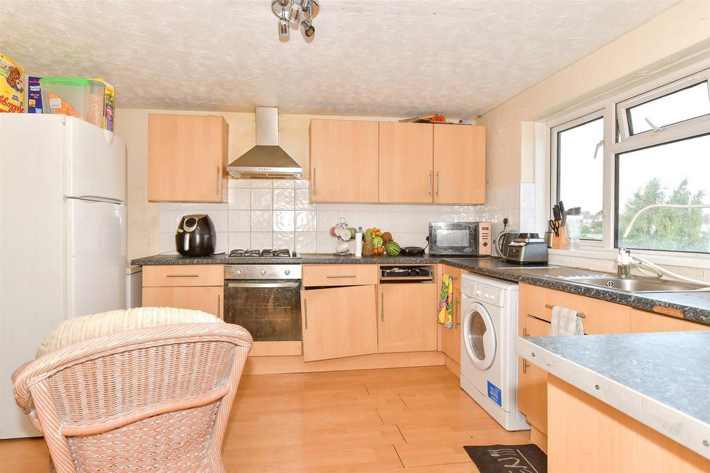 Kitchen/ Breakfast Room