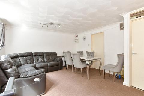 3 bedroom maisonette for sale, Ropemakers Court, Chatham ME4