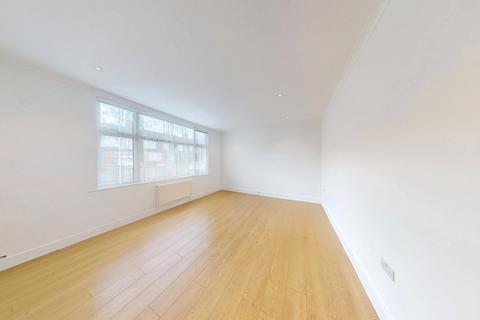 5 bedroom terraced house to rent, Borden Avenue,  London, EN1