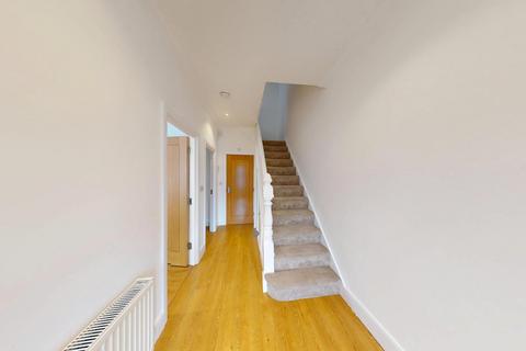 5 bedroom terraced house to rent, Borden Avenue,  London, EN1