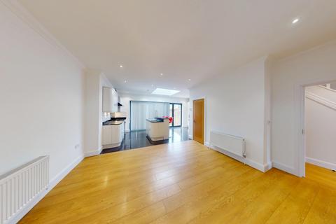 5 bedroom terraced house to rent, Borden Avenue,  London, EN1