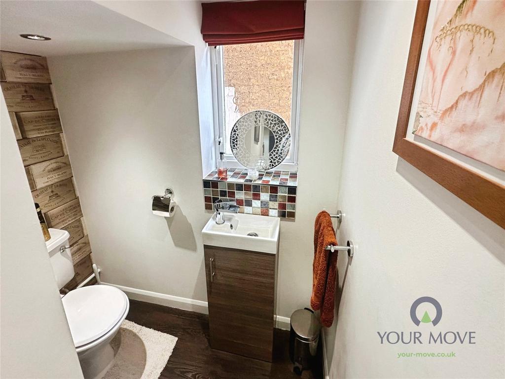 Cloak Room/Wc