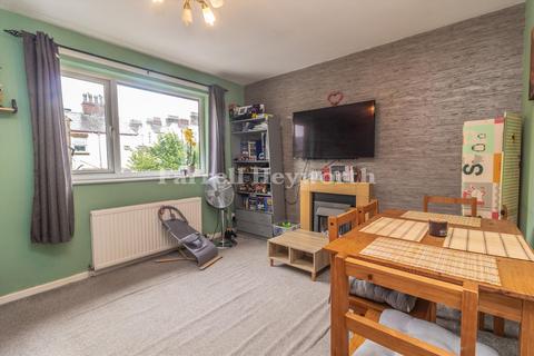 2 bedroom flat for sale, Heaton Road, Lancaster LA1