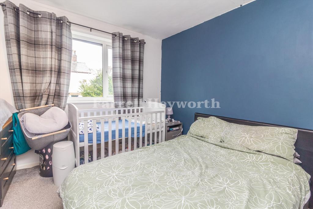 Bedroom 1 image 2