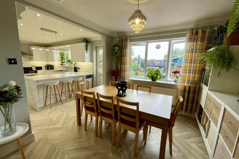 5 bedroom end of terrace house for sale, Parys Road, Luton, Bedfordshire, LU3 2EN