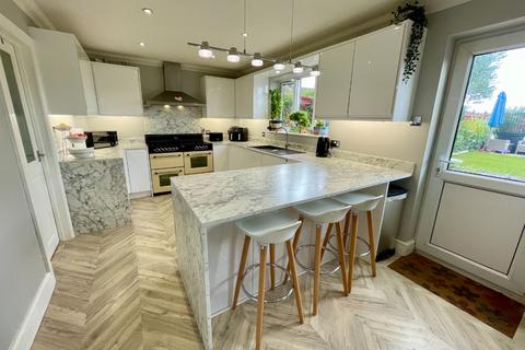 5 bedroom end of terrace house for sale, Parys Road, Luton, Bedfordshire, LU3 2EN