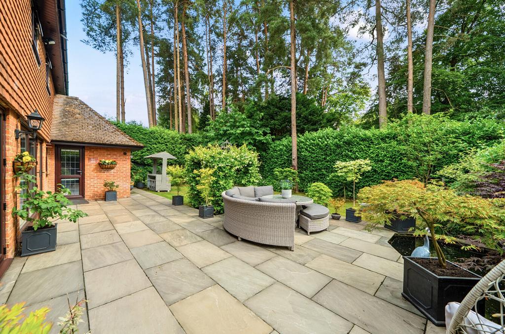 1300097-5-686be9c...