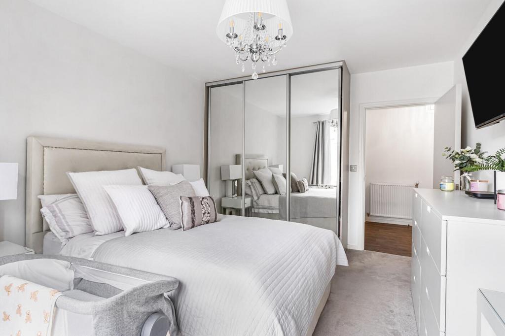 BEDROOM 2 (pic 2)