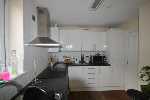 1 bedroom in a house share to rent, Pendarves Street, Tuckingmill