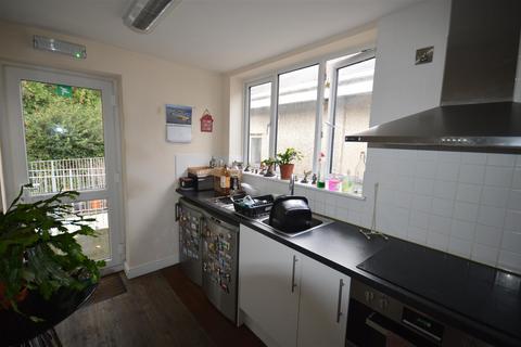 1 bedroom in a house share to rent, Pendarves Street, Tuckingmill