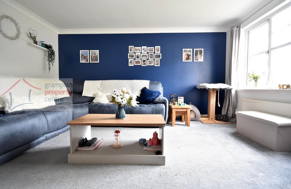 Lounge 3.JPG