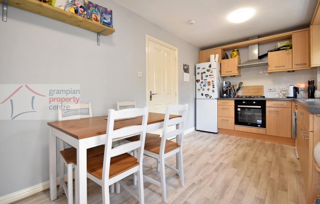 Kitchen 2 .JPG