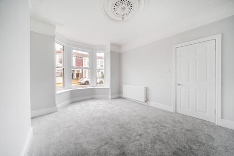 3 bedroom end of terrace house for sale, Lyndhurst Road, Hampshire PO2