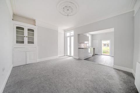 3 bedroom end of terrace house for sale, Lyndhurst Road, Hampshire PO2