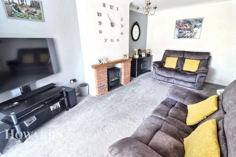 2 bedroom semi-detached bungalow for sale, Willow Avenue, Bradwell