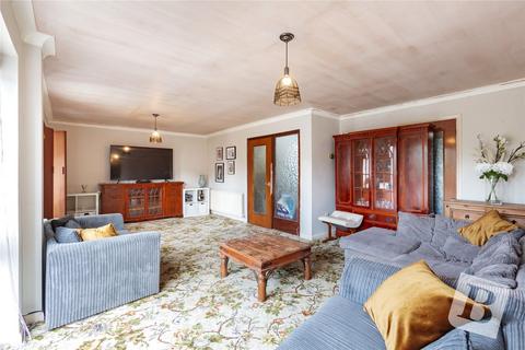 4 bedroom detached house for sale, Silver Way, Wickford, Essex, SS11