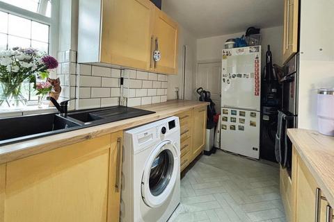 62 Carr Lane, Low Moor, Bradford, BD12 0QT