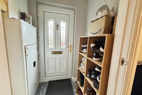 62 Carr Lane, Low Moor, Bradford, BD12 0QT