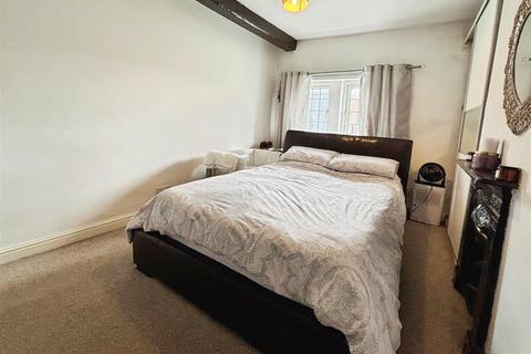 62 Carr Lane, Low Moor, Bradford, BD12 0QT