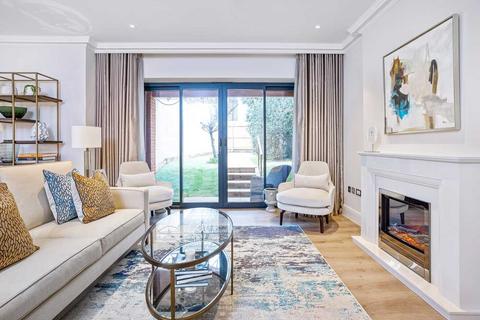 2 bedroom apartment for sale, Mulberry Court, Hampton Wick KT1