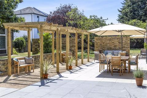 2 bedroom apartment for sale, Mulberry Court, Hampton Wick KT1
