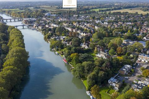 2 bedroom apartment for sale, Mulberry Court, Hampton Wick KT1