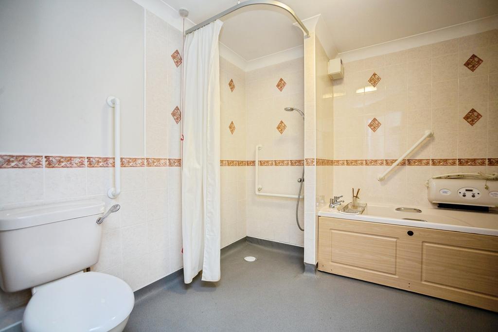 Bath/Wet Room