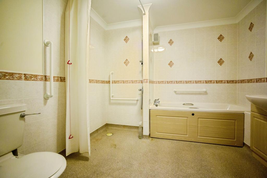 Bath/Wet Room