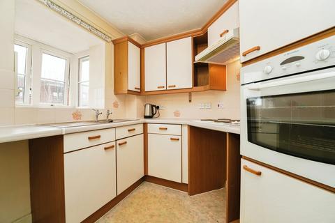 1 bedroom apartment for sale, Castlemeads Court, Gloucester GL1
