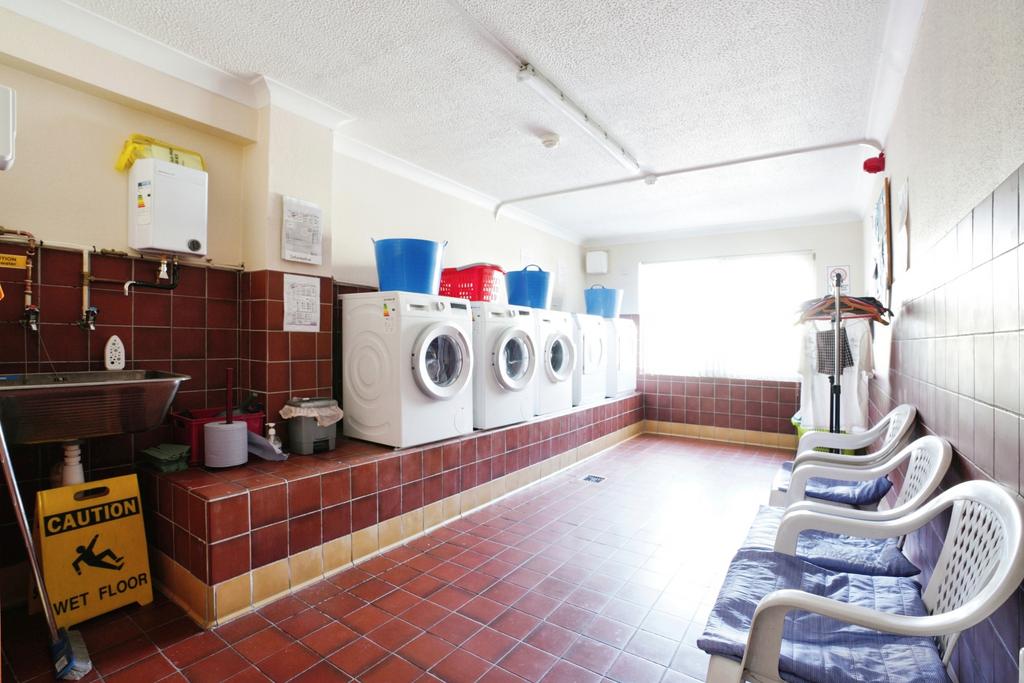 Communal laundry roo