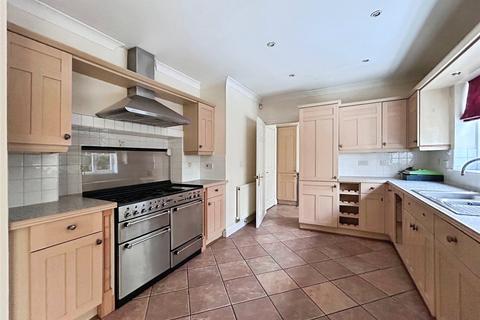 5 bedroom detached house for sale, Heckfield Drive, Fleet, Hampshire
