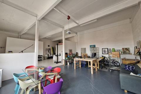 Warehouse to rent, Effingham St Sheffield S4 7YP