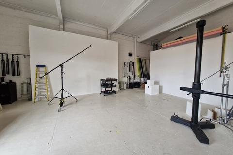 Warehouse to rent, Effingham St Sheffield S4 7YP