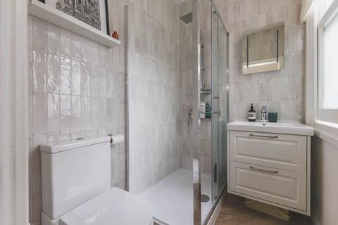 1 bedroom flat for sale, First Floor Flat, Hemberton Road, London