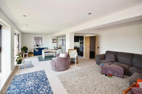 2 bedroom apartment to rent, Grand Ocean Longridge Avenue BN2