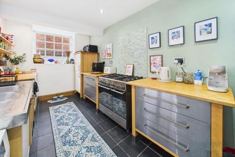 2 bedroom terraced house for sale, Regent Road, Leicester
