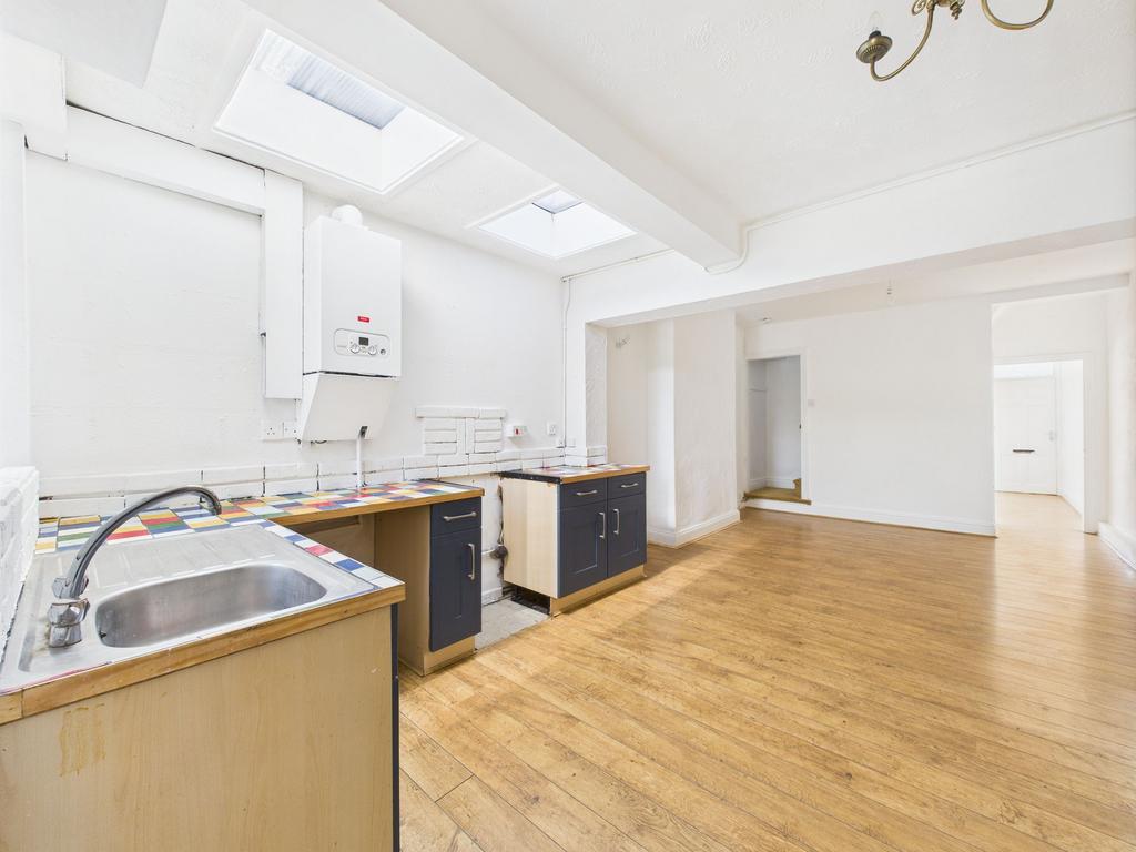 Dining/Kitchen