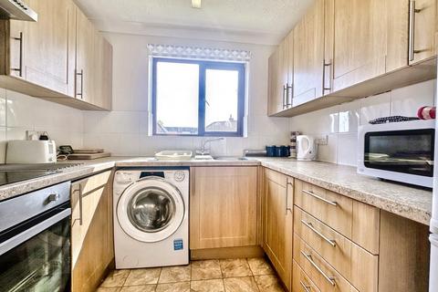 2 bedroom flat for sale, Poole
