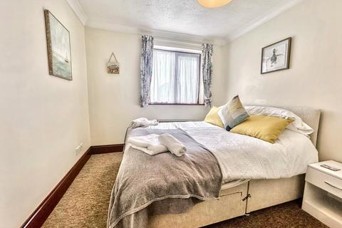 2 bedroom flat for sale, Poole